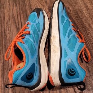 Topo M-Fli-Lyte Cyan/Orange sneakers size 11.5